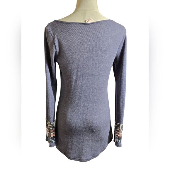 Lovely Melody Gray Waffle Knit Top with Patterned Cuffs - Picture 5 of 8